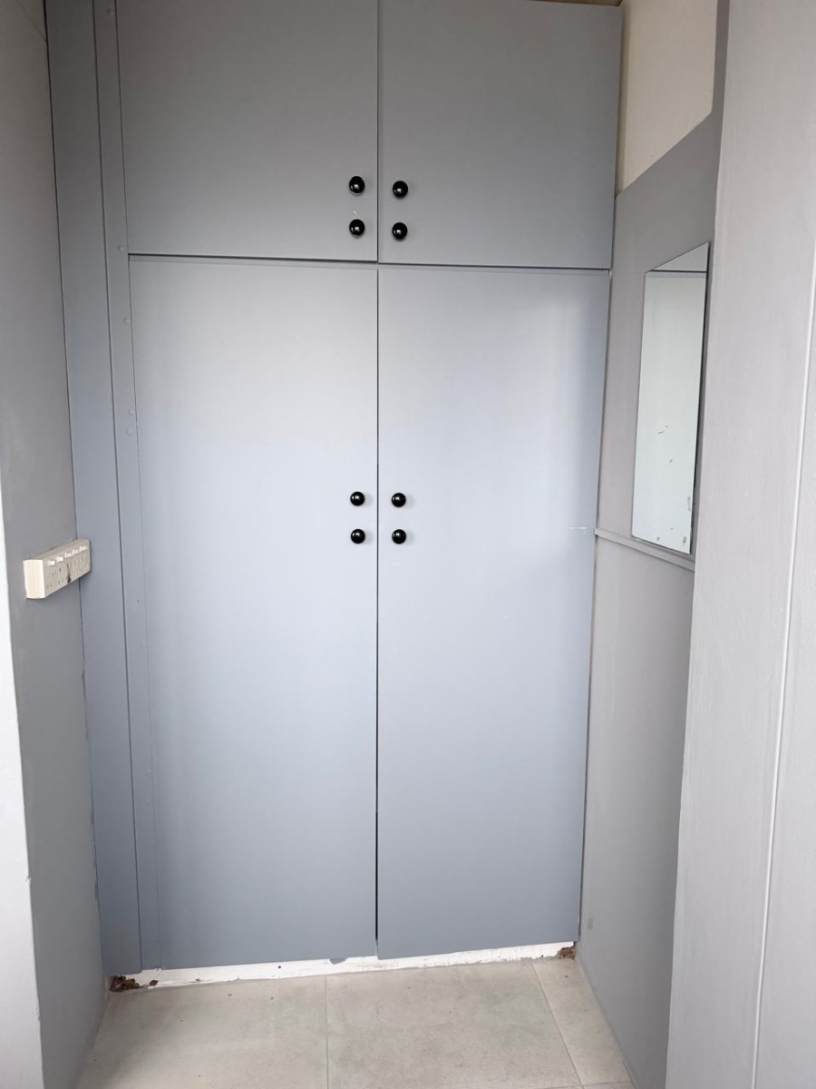 2 Bedroom Property for Sale in Port Elizabeth Central Eastern Cape